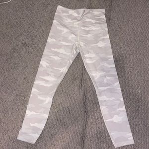 ATHLETA ELEVATION CAMO 7/8 TIGHT